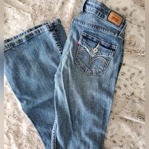 Juniors Levi's 524 super low rise, flare size 3
